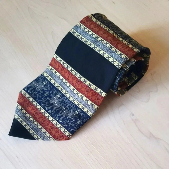 Metropolitan Museum of Art Other - 2/30$ METROPOLITAN MUSEUM  OF ART vintage tie